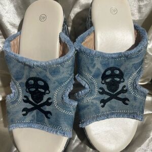 New Denim Skull & Crossbones  Slide Wedge Sandals - Light Blue Size 8.5